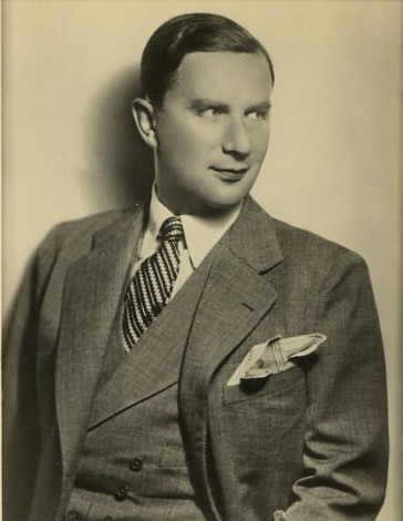 The actor Oskar Karlweis, as seen on an autograph postcard from 1935.