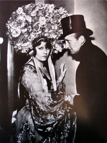 The jazzed up "Csárdásfürstin" at the Admiralspalast 1930, with Rita Georg and Hans Albers.