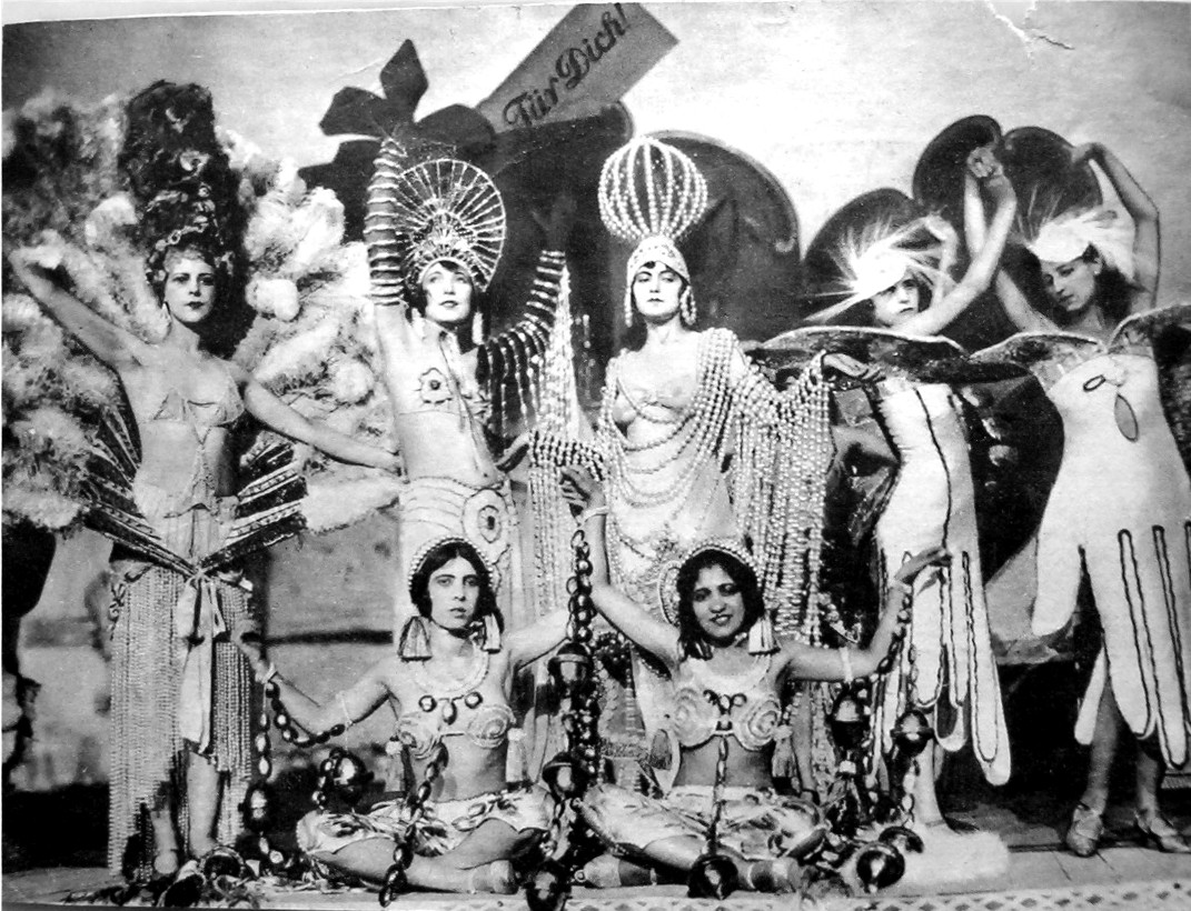 Scene from the revue "Für Dich", 1925.