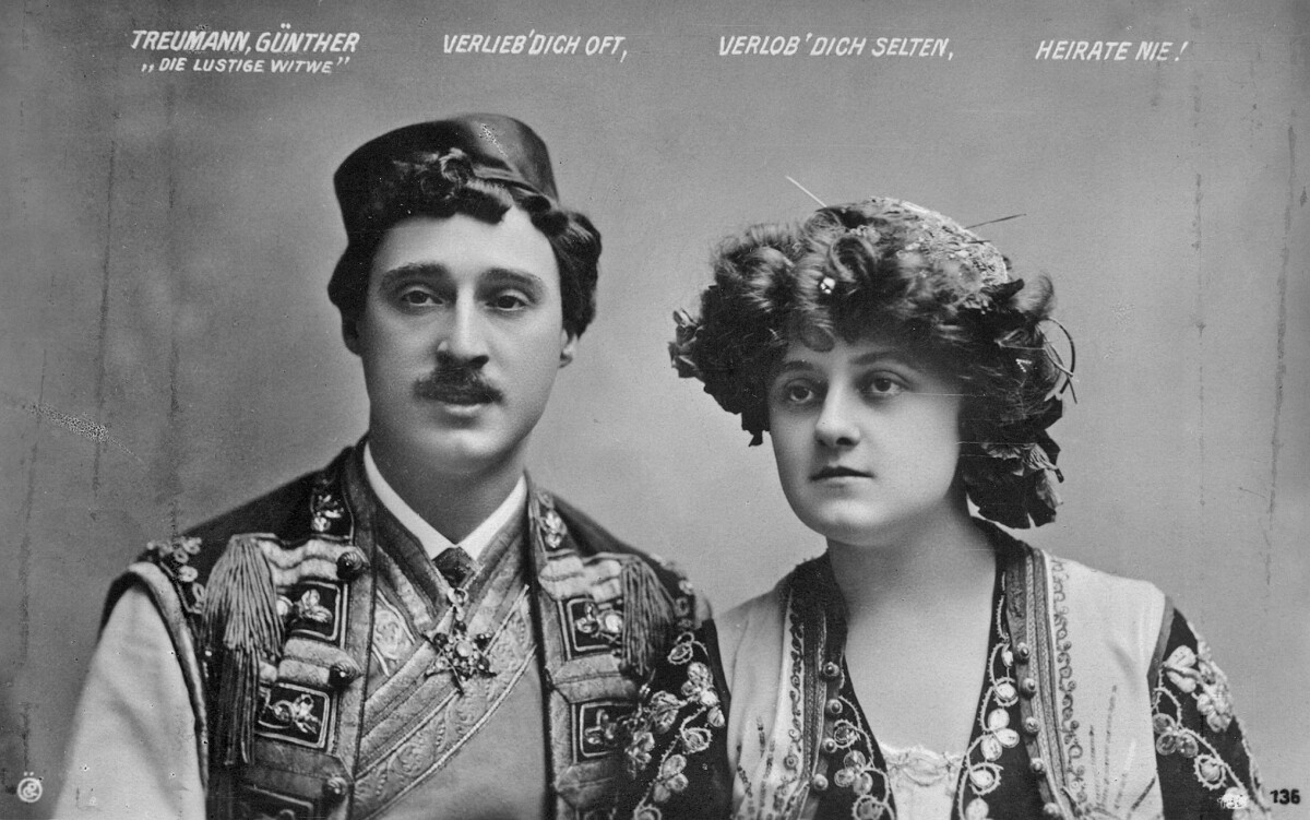 The original Viennese stars of "Die lustige Witwe", Mizzi Günther and Louis Treumann.