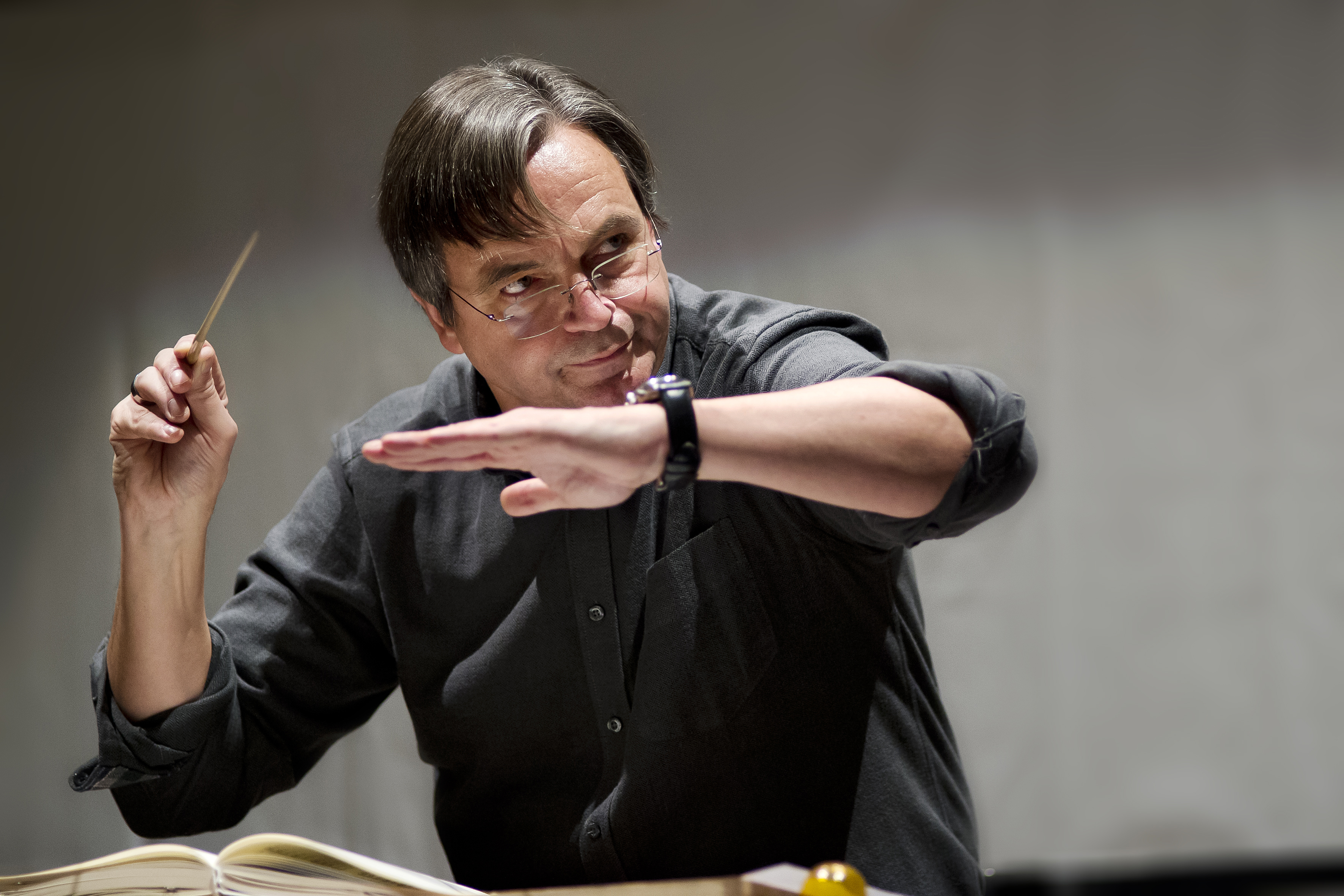 Conductor Ulf Schirmer who recorded the Lehár series for cpo; he is also GMD at Opera Leipzig. (Photo: Kirsten Nijhof/Oper Leipzig)