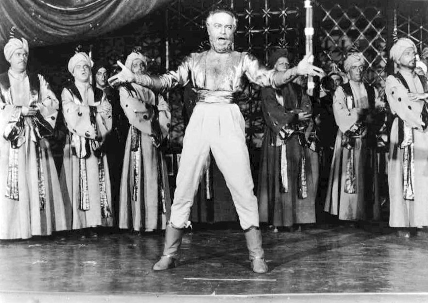 Alfred Drake in the original 1953 Broadway production of "Kismet." (Photo: Wikipedia)