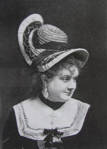 The French actress Marie Desclauzas performed in the 1867 New York production on "Genevieve de Brabant." (Photo: Kurt Gänzl Archive)