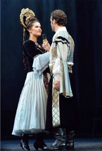 The Csardasfürstin production at the Opéra de Nice.