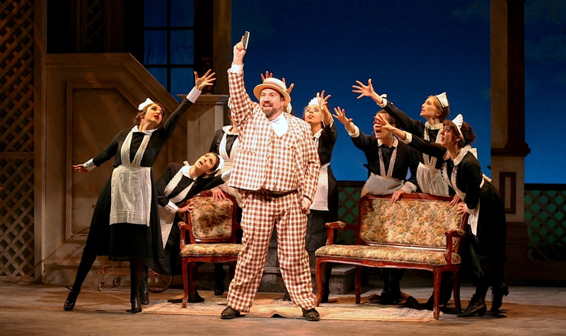 Adam Shapiro (Kalmen) and Company in "The Golden Bride." (Photo: Ben Moody)