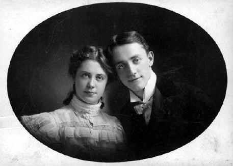 Cohan and his sister Josie in the 1890s.