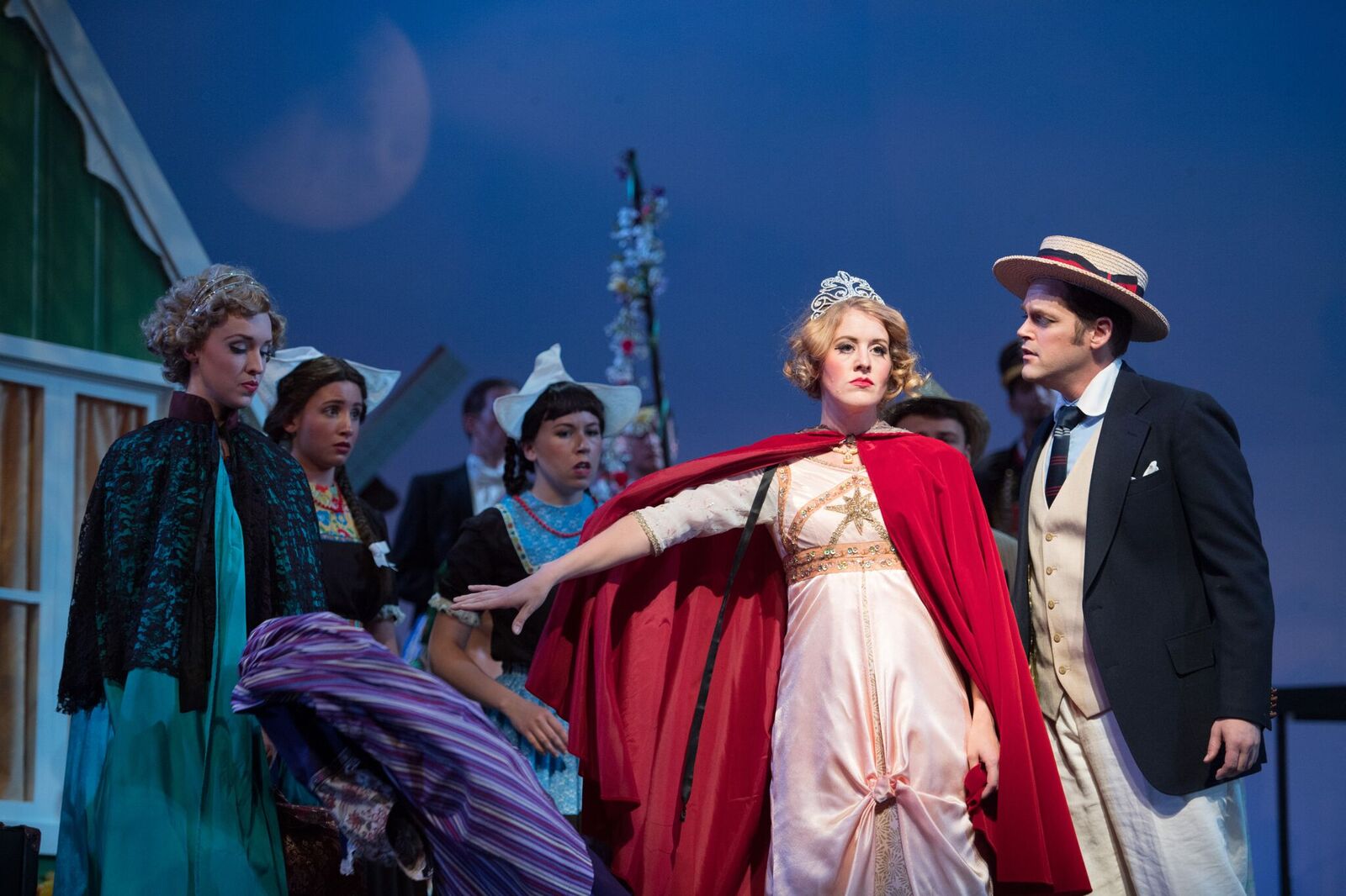 A melodramatic moment from "Hollandweibchen" at the Ohio Light Opera. (Photo: Matt Dilyard) 