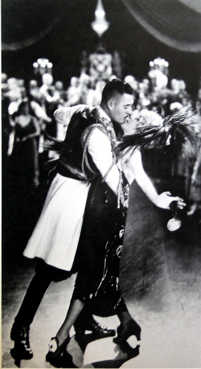 The seductive tango of John Gilbert and Mae Murray, one of the most striking scenes from "The Merry Widow" movie 1925. (Photo: Archive Operetta Research Center)
