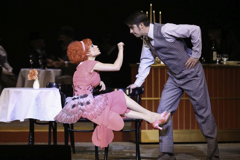  Juliette Khalil (Miss Mabel Gibson) and Otto Jaus (Toni Schlumberger) in "Die Zirkusprinzessin." (Photo: Barbara Pálffy/Volksoper Wien)