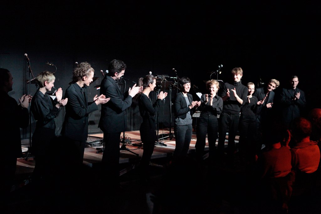 Felicitas Wenzel (middle) surrounded by her "Deine Operette" cast. (Photo: Hannah Cooke)