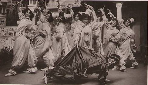 Scene from the original 1909 production of Monckton’s "Our Miss Gibbs."