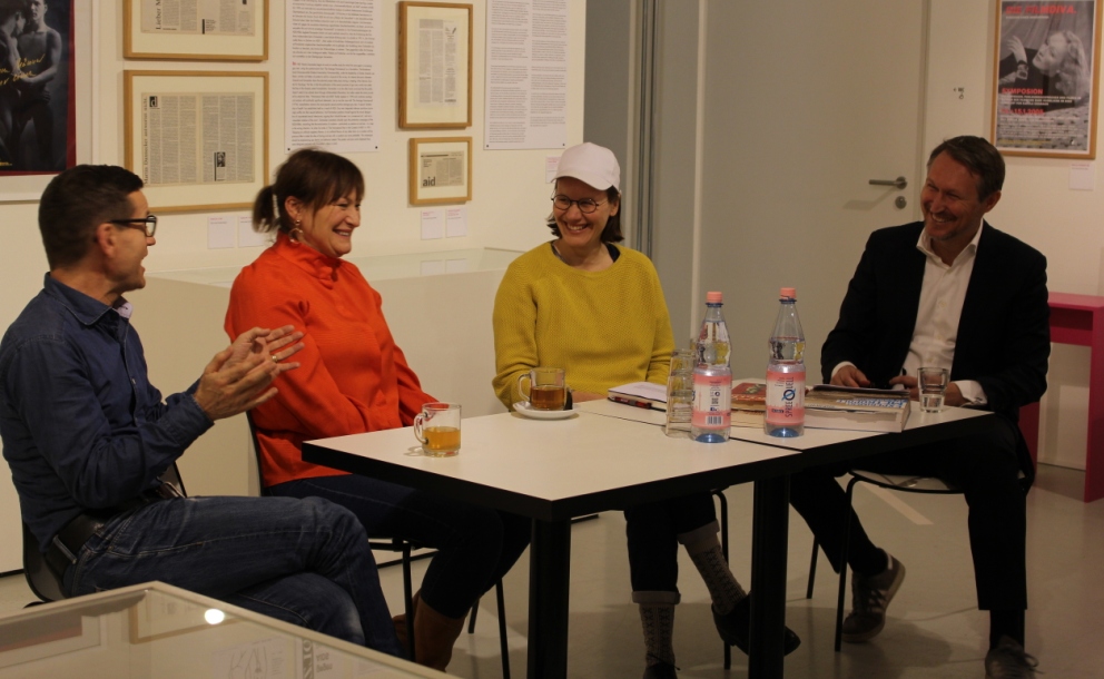 The "12 Moons" and "Frau Luna" discussion group (from left to right): Christoph Marti, Anreja Schneider, Vera Hofmann, Kevin Clarke. (Photo: Juan Carlos Rosa)