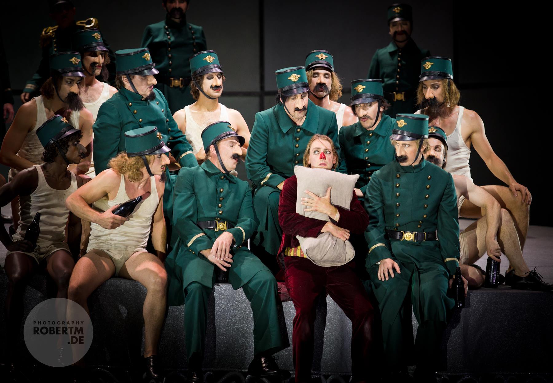 Trying to blend in: Günter Papendell and the ensemble of Komische Oper in "Die Nase." (Photo: Robert M Berlin)