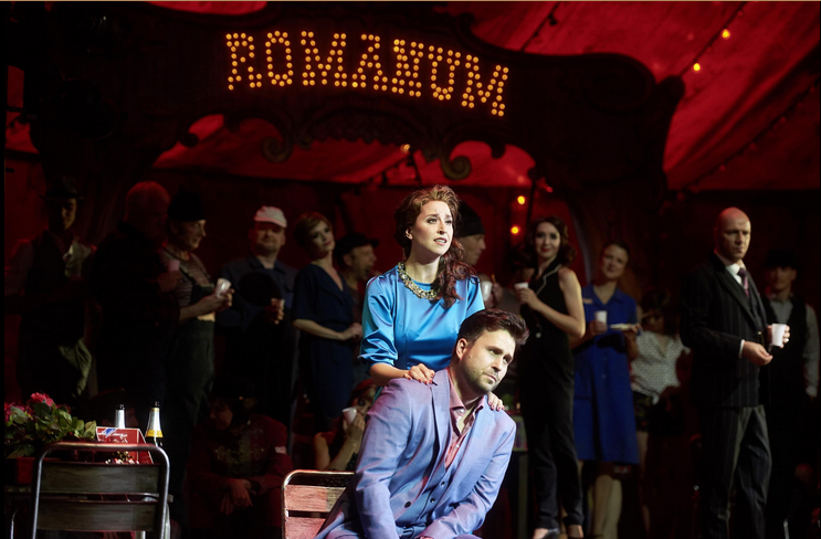 Elvira Hasanagić (Sylva) and Daniel Szeili (Edwin) in "Csardasfürstin" at Staatsoperette Dresden. (Photo: Stephan Floß)