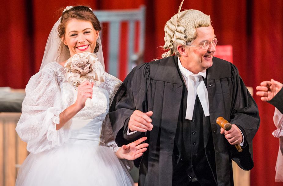 Ellen Angharad Williams (Plaintiff) and Richard Gauntlett (Learned Judge). "Trial by Jury" by the National Gilbert and Sullivan Opera Company, 2018. (Photo: Jane Stokes)