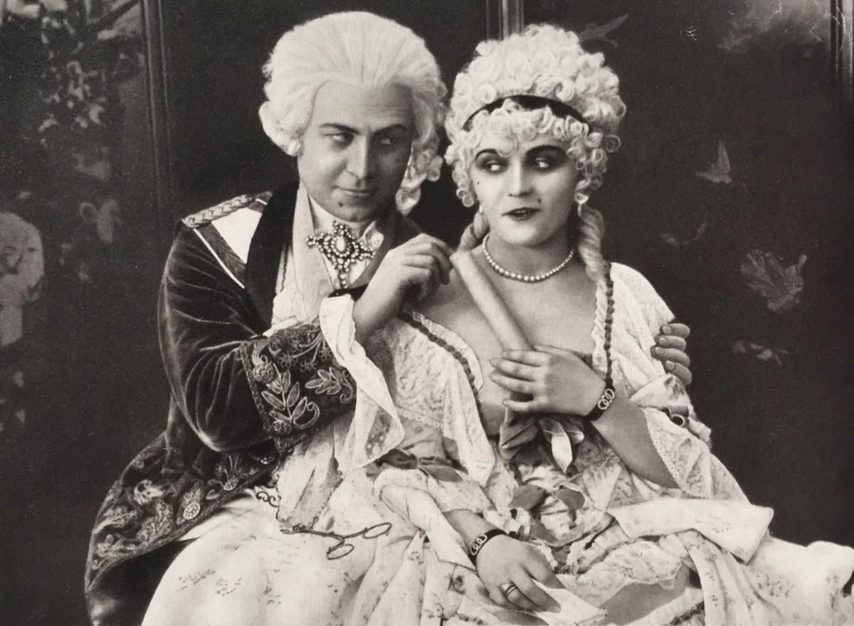 Pola Negri as Jeanne (Madame Dubarry) and Emil Jannings as King Louis XV in the Ernst Lubitsch film "Madame Dubarry" from 1919. (Photo from the catalogue "Berlin in der Revolution 1918/1919," Verlag Kettler / Staatliche Museen zu Berlin)