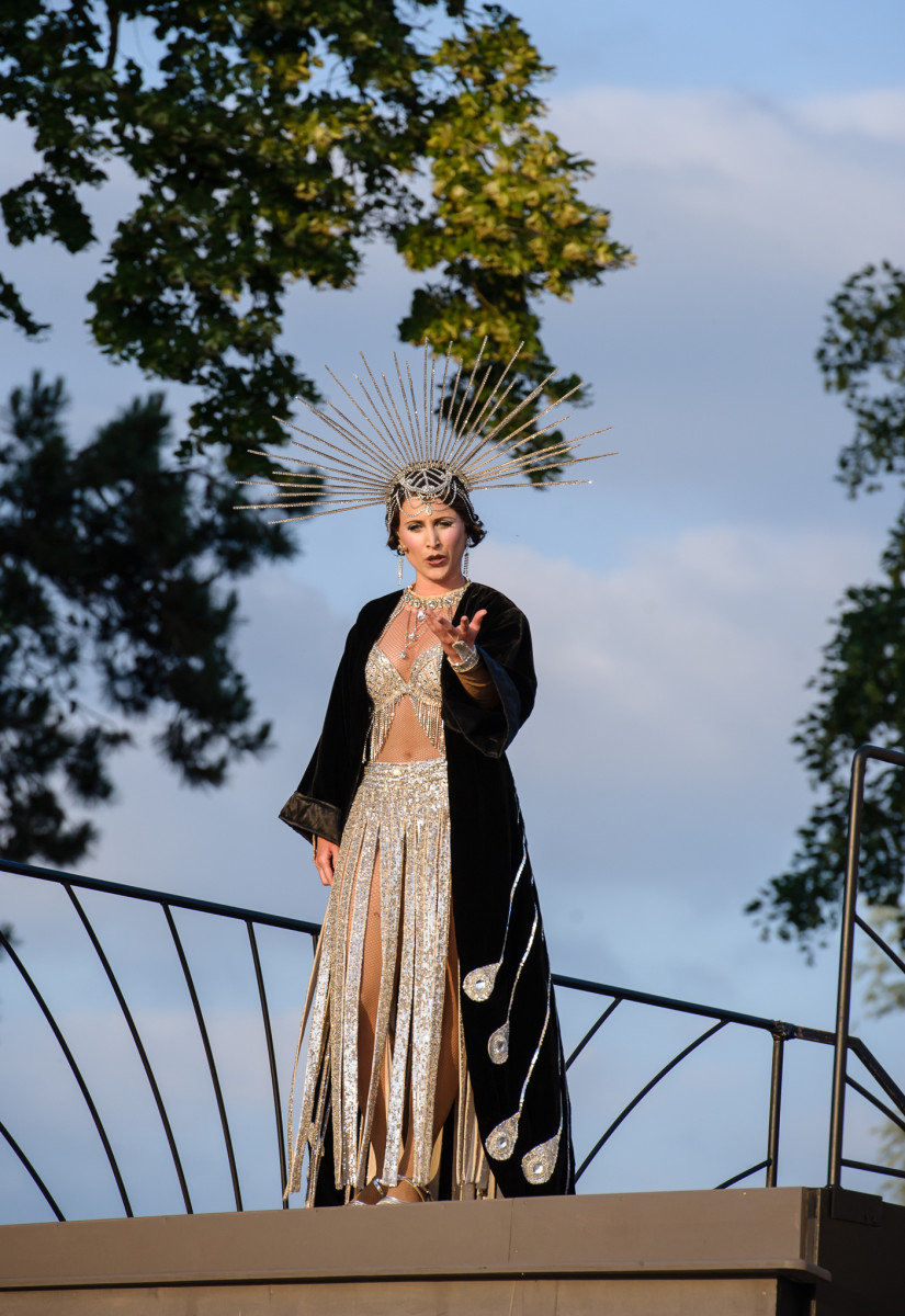 Laura Scherwitzl as Odette in "Die Bajadere" in Neustrelit,z 2019. (Photo: TOG / Jörg Metzner)