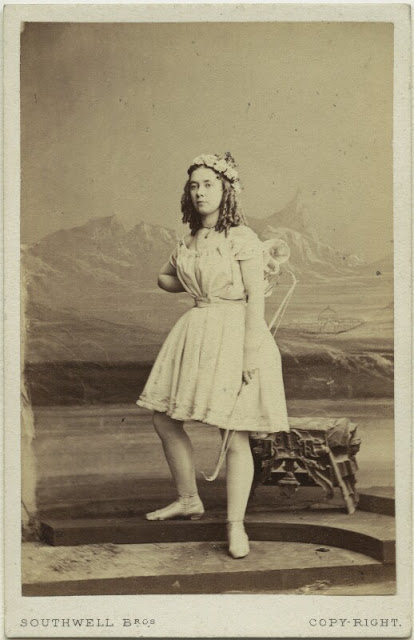 Maria Longford as Cupid. (Photo: Kurt Gänzl Archive)