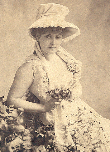 Lillian Russell in 1890. 
