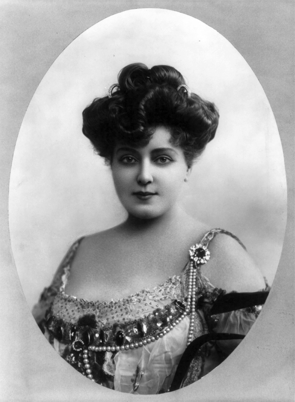 Lillian Russell in 1905. (Photo: Benjamin Falk)