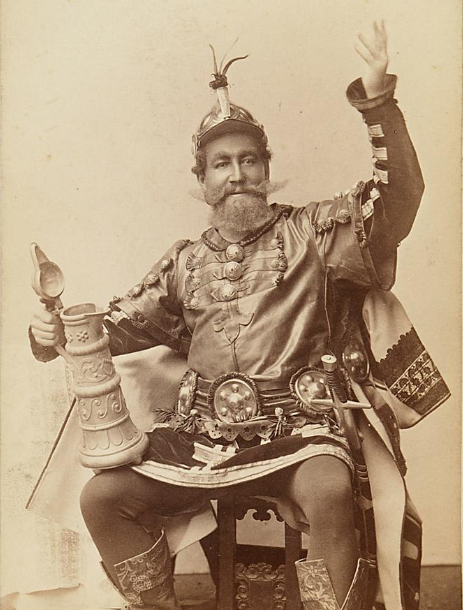 Franz von Reichenberg in full costume, around 1892. (Photo: Theatermuseum Wien)