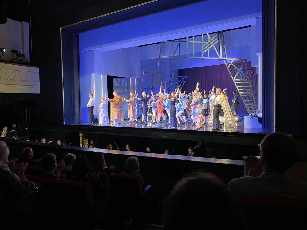 Curtain calls after the "Dollarprinzessin" performance. (Photo: Private)