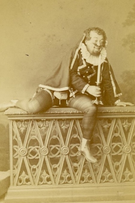 Joseph Roux as Barbe-bleue. (Photo: Bergamasco, St Petersburg. Collection Laurence Senelick)