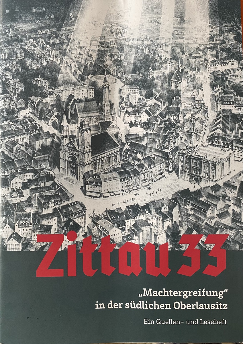 The "Quellen- und Leseheft" for the exhibition "Zittau 33" with a lithography by Hans Kech from 1933 on the cover. (Photo: Städtische Museen Zittau)