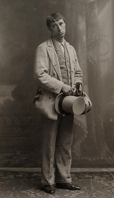 Louis Treumann as Jonathan Tripp in 1909. (Photo: Ludwig Gutmann / Theatermuseum Wien)