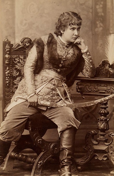 Marie Geistinger in Millöcker's "Der Bettelstudent", 1870. (Photo: M. Müller Jun. / Theatermuseum Wien)