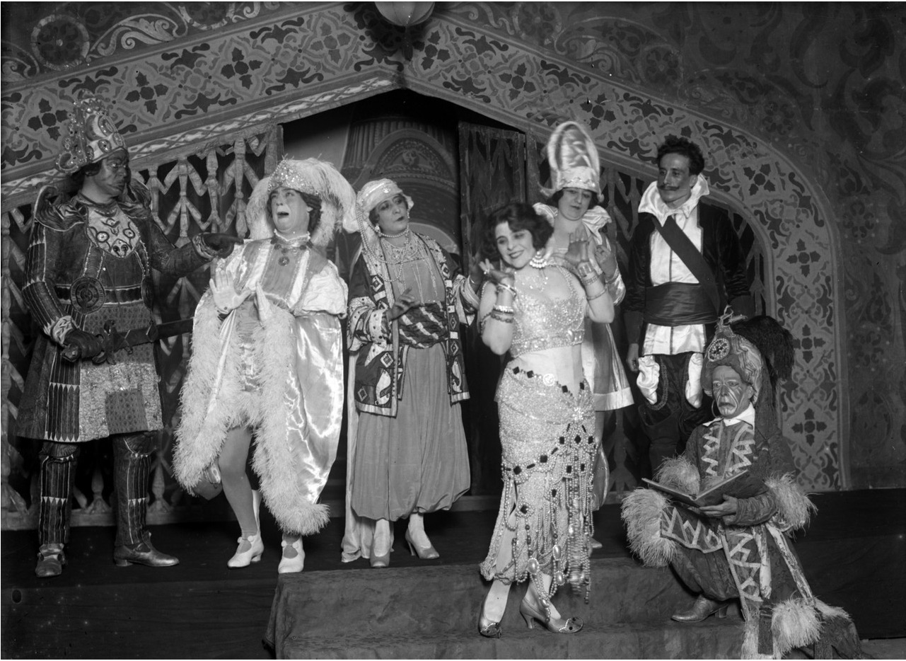 Scene from a "Benamor" production of the Esperanza Iris Company in Mexico City, 1924. (Photo: : Instituto Nacional de Antropología e Historia, Mexiko / Agencia Casasola)