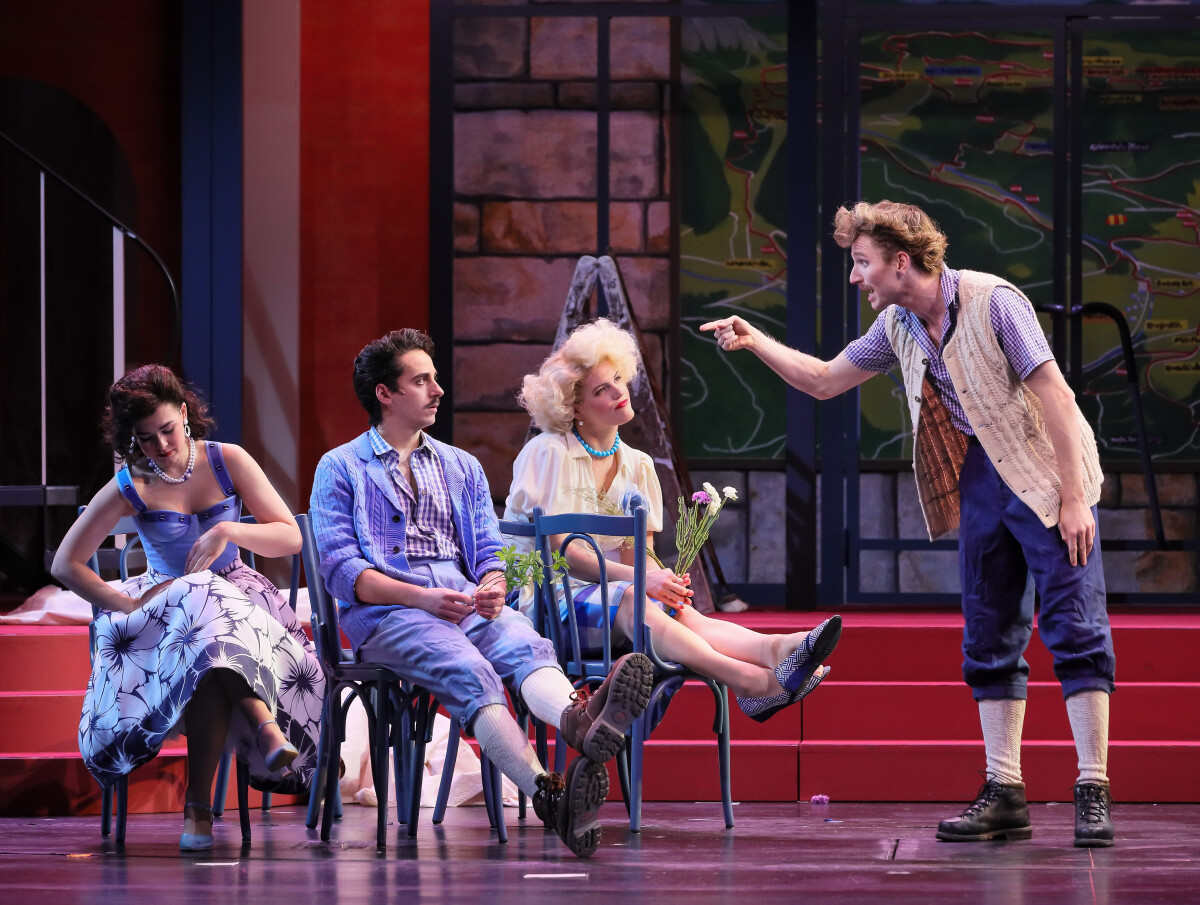 Sophia Keiler (Pauline Garlandt), Matteo Ivan Rašić (Botho von Wendt), Riccarda Schönerstedt (Regina), and Alexander Findewirth (Erich) in "Waldmeister" in Munich. (Photo: Marie-Laure Briane)