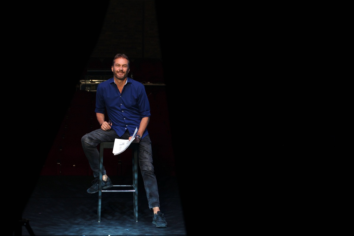 Portrait of Giorgio Madia on stage. (Photo: Private)