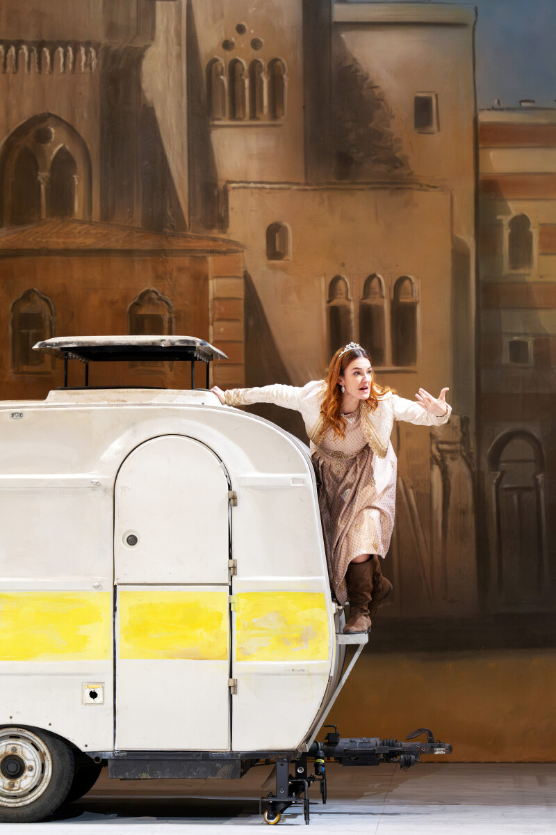 Marina Monzó as Benamor at Theater an der Wien. (Photo: Monika Rittershaus)