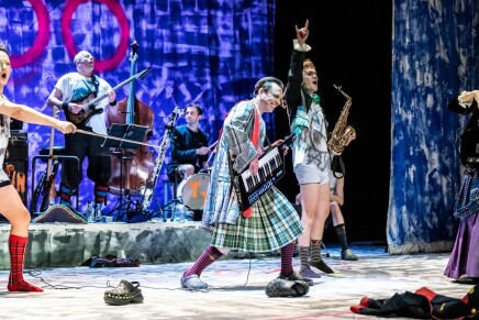 Tulip Town: Offenbach Recycled as a Punk Spectacle